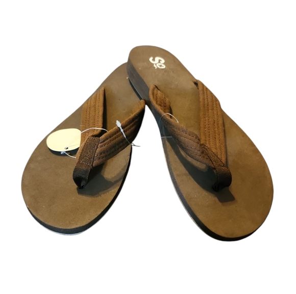 SO Shoes - SO NWT Women's‎ Dark Brown Flip-Flops Size 9